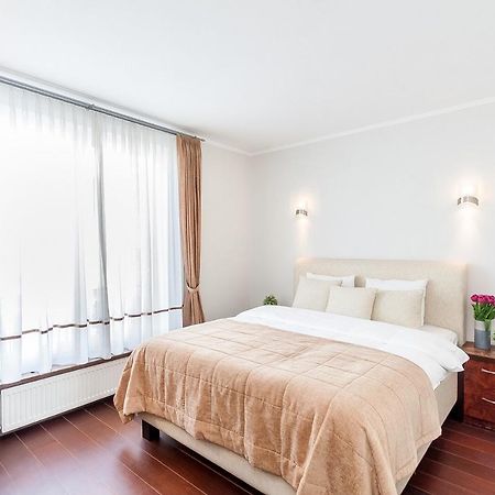 Central Apartment In Gedimino Av By Urban Rent VNO Buitenkant foto