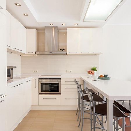Central Apartment In Gedimino Av By Urban Rent VNO Buitenkant foto